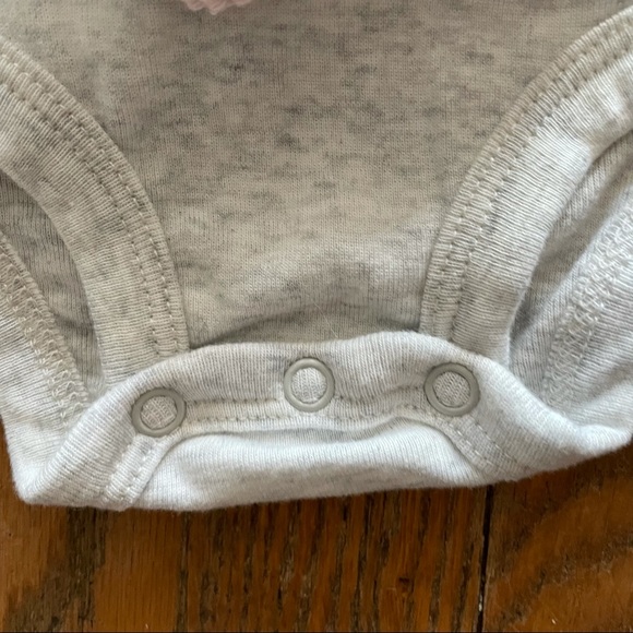Carter’s newborn onesie set - Picture 6 of 8